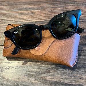 Authentic New Ray Ban Sunglasses- Black- Style 4324